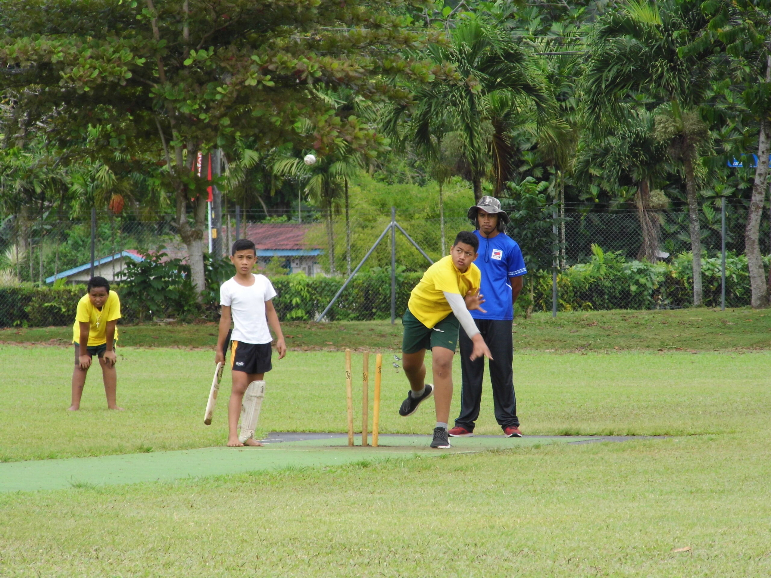 HPIM5108 Samoan Boy in Red T-Shirt Batting